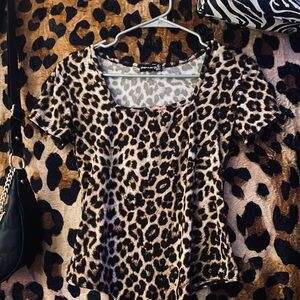 Chic Leopard Print Bodysuit